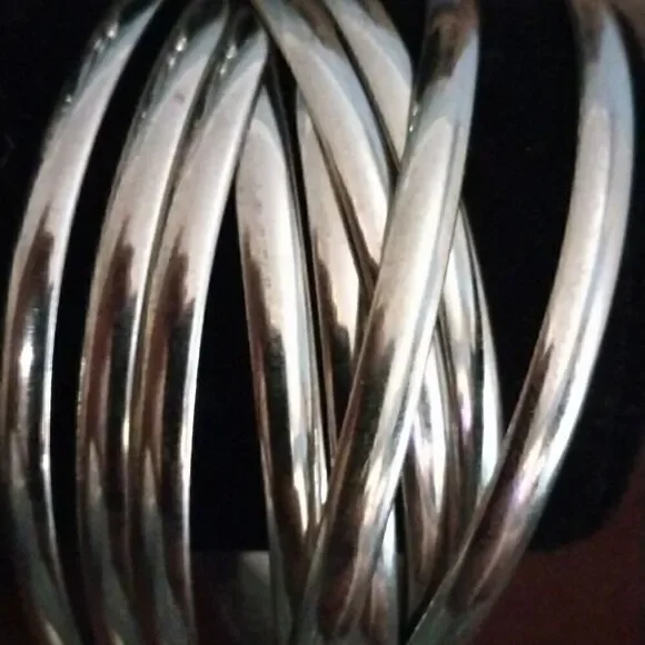 Infinity style Bangle Bracelet  - Picture 4 of 4